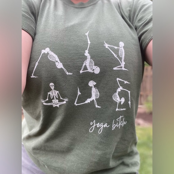 Grateful Dead Yoga Bitch Skeleton Yoga Oversized Shortsleeve Tee NWT - Picture 5 of 8